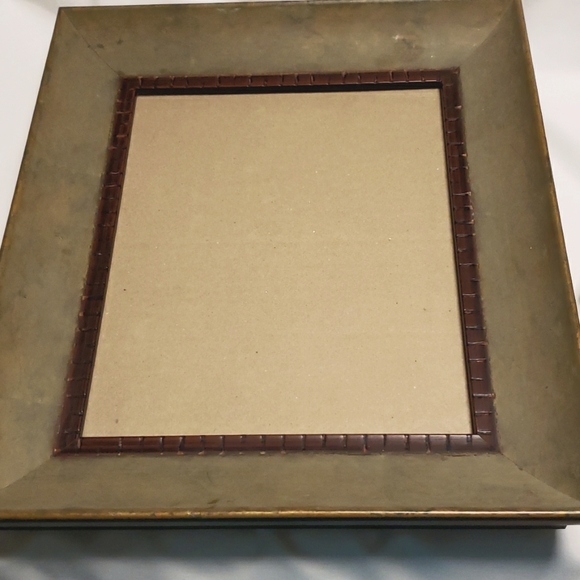 Wooden picture frame - Picture 1 of 4
